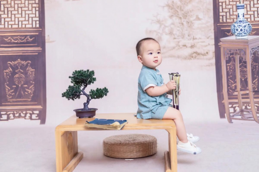 眉山孕妇肚子上的黑线